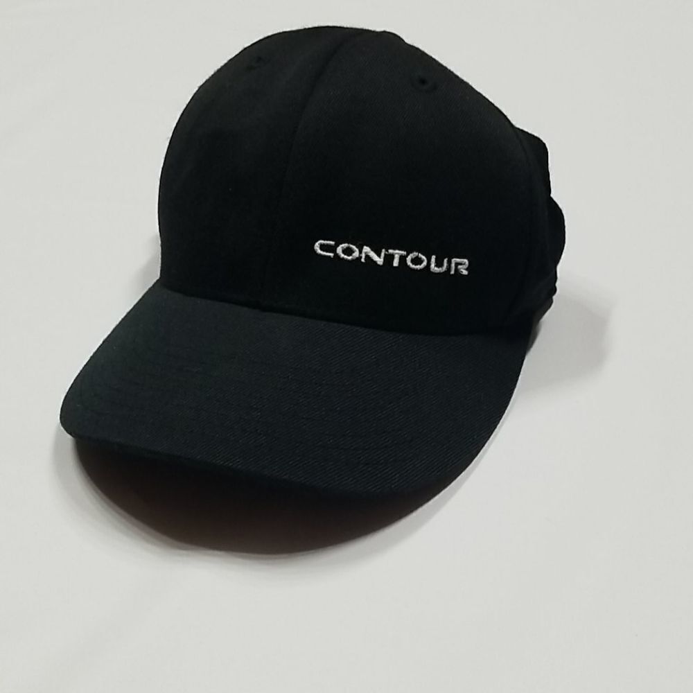 210 Fitted CONTOUR HAT BLACK AND WHITE FLEX FIT Size 7 1/4 - 7 1/2  GOLF
